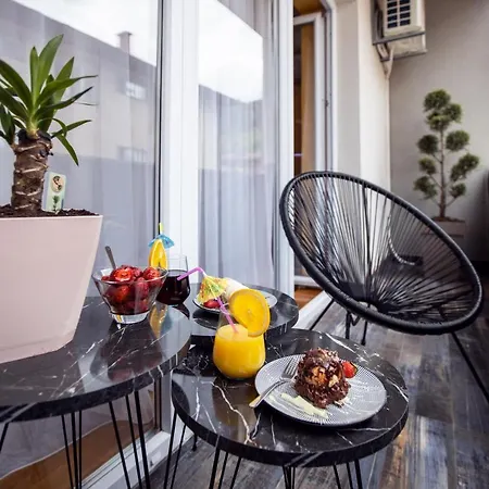 Story Lux * פוצ'ה